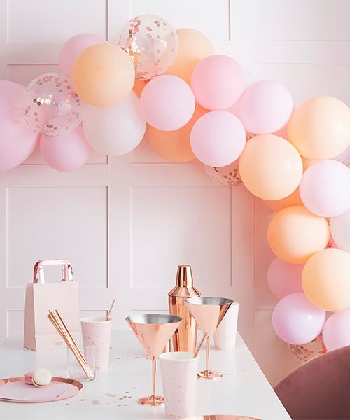 Prestation arche en ballons avec fleurs décoratives REF/PES-322